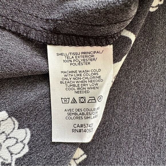 Loft Outlet Dress Black White Floral Ruffled Short Sleeve Button Front Size SP - Picture 11 of 12